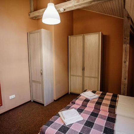 Guest House "Arkhistratyg" Lviv Buitenkant foto
