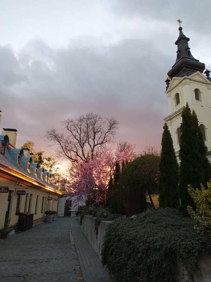 Guest House "Arkhistratyg" Lviv Buitenkant foto
