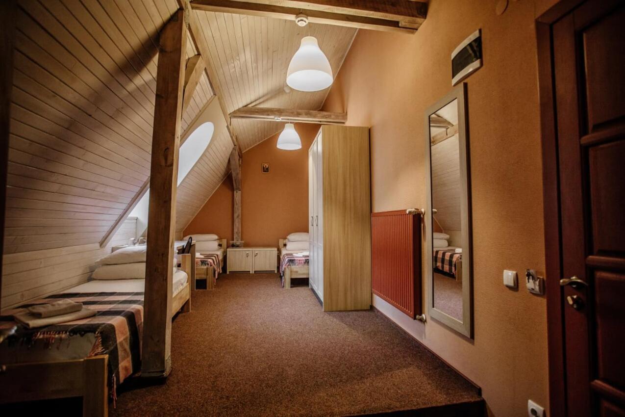 Guest House "Arkhistratyg" Lviv Buitenkant foto