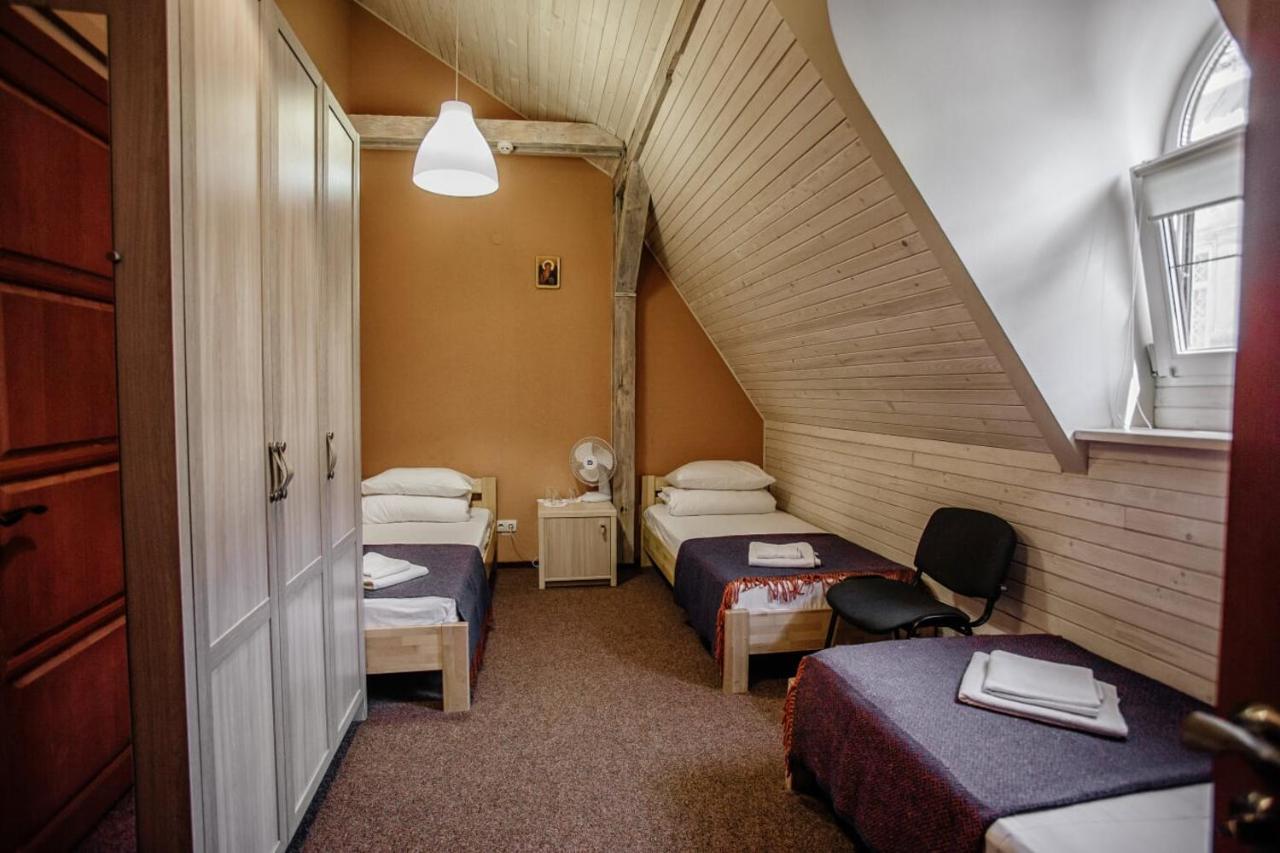 Guest House "Arkhistratyg" Lviv Buitenkant foto