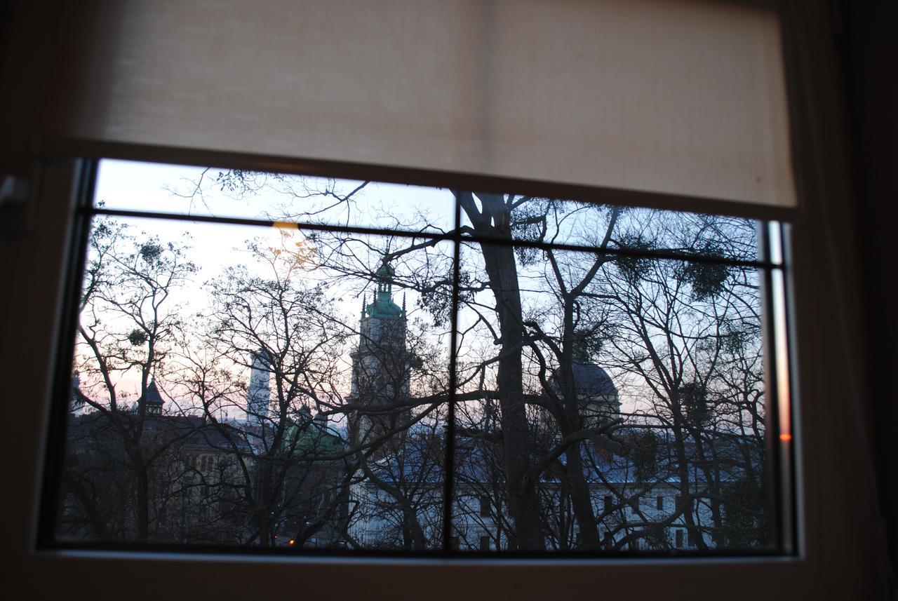 Guest House "Arkhistratyg" Lviv Buitenkant foto