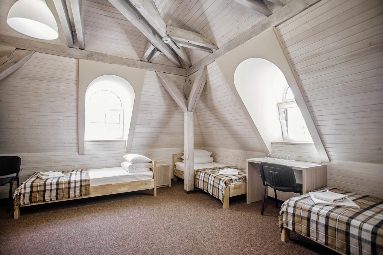 Guest House "Arkhistratyg" Lviv Buitenkant foto